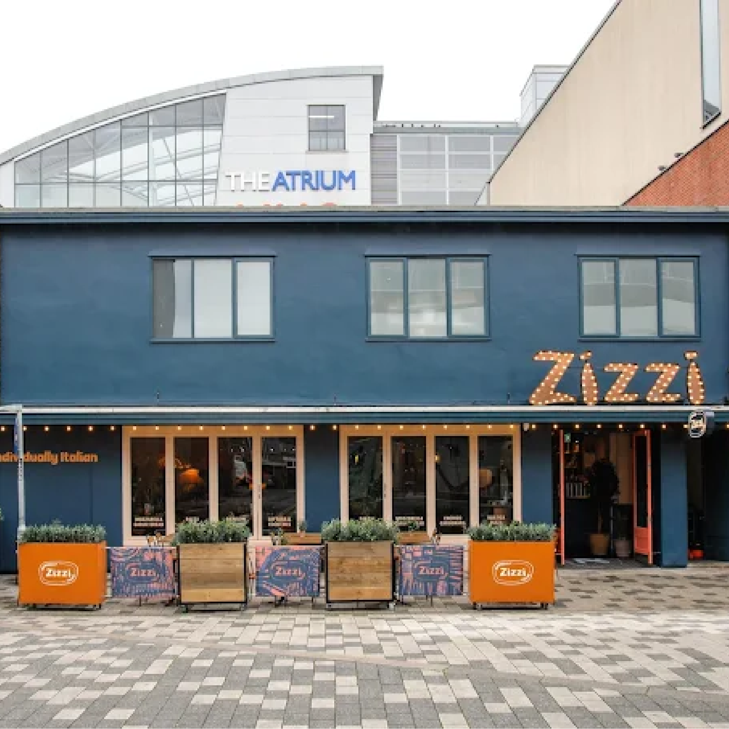 Zizzi - Baylis Industrial Cafe Planter Zizzi Baylis Industrial Cafe Planters, Wooden Planters, Commercial Planters, Bespoke Planters, Planter with Trellis, Outdoor Planters, Hospitality Planters, Custom-Made Planters, Cafe Planters, Planters on Wheels, Moveable Planters, Black Ropes