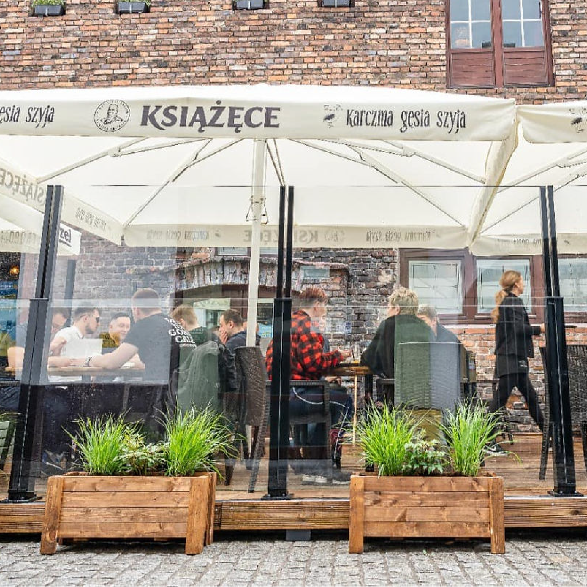 Bora Terrace Screen - Outside Restaurant Seating Area Bora Terrace Screen Outside Restaurant, Bora Retractable Terrace Screen, Retracting Terrace Screens, Restaurant Screens, Cafe Screens, Outdoor Terrace Screens, Balustrades, Fixed Terrace Screens, Hospitality Terrace Screens, Windbreaks
