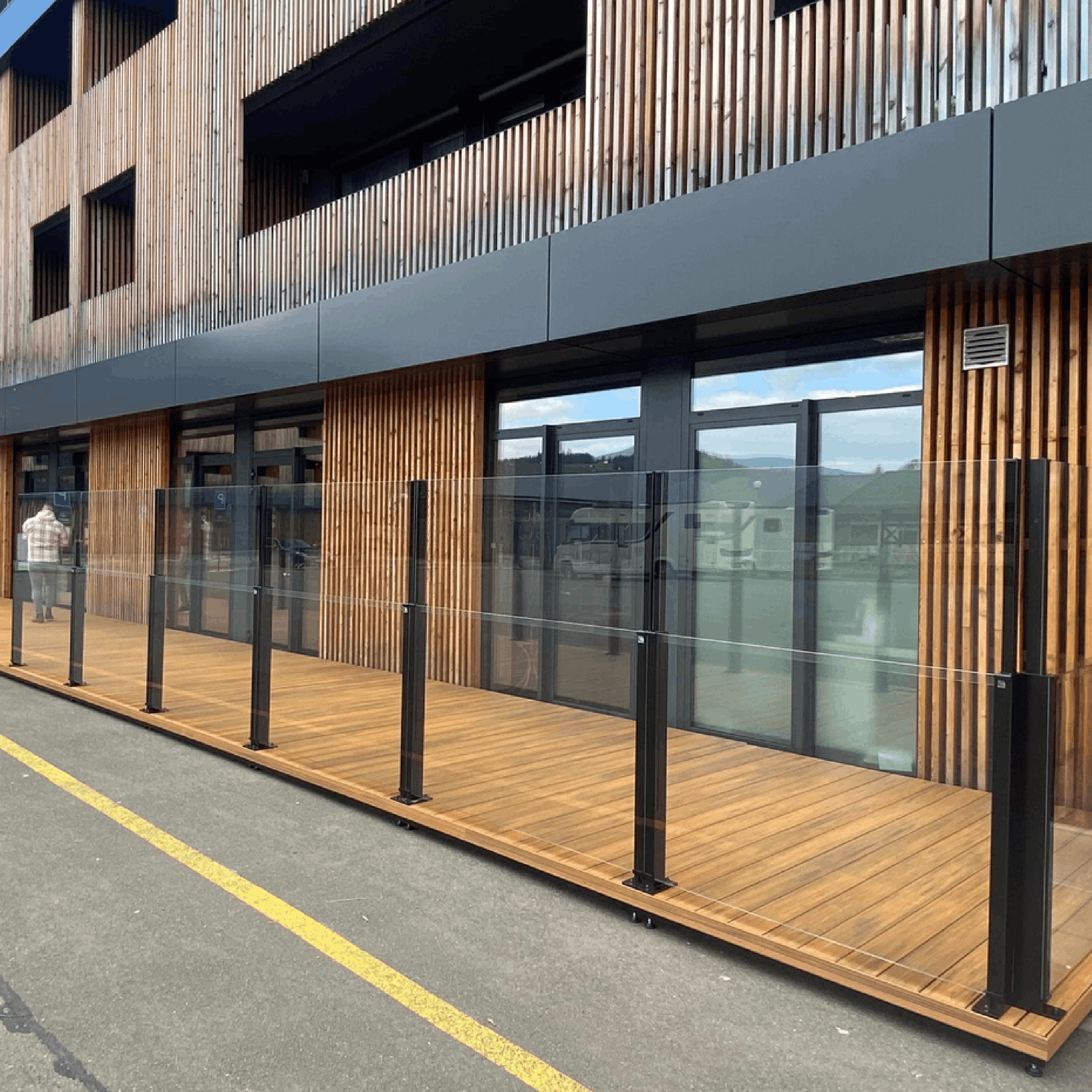 Bora Terrace Screen - Retractable Bora Terrace Screen - Retratable, Bora Retractable Terrace Screen, balustrades, Restaurant Screens, Outdoor Terrace Screens, Fixed Terrace Screens, Cafe Screens, Retracting Terrace Screens, Balustrades, Hospitality Terrace Screens, Windbreaks