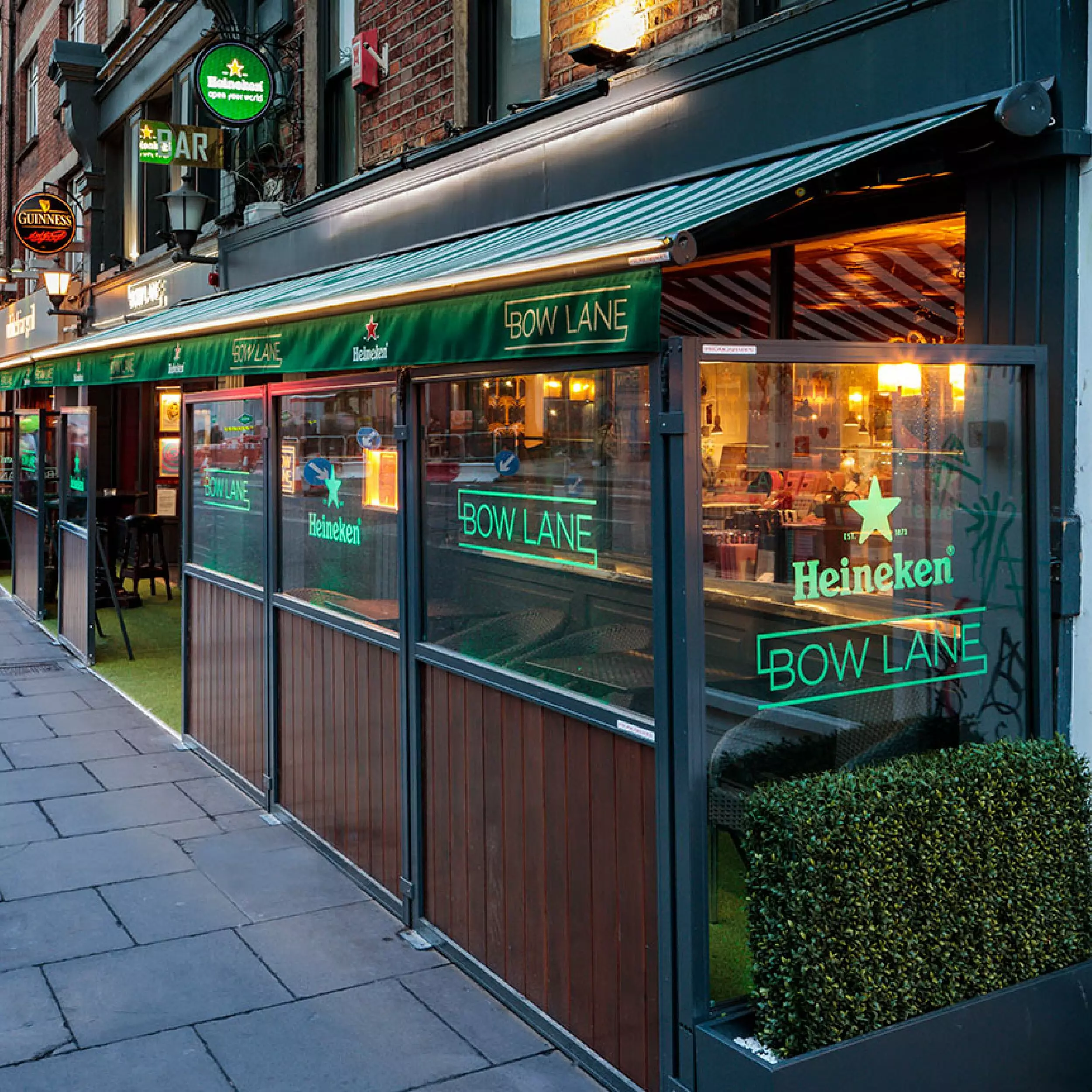 Marin Terrace Screen - Bow Lane Marin Terrace Screen for Bow Lane, Heineken, Fixed Terrace Screens, Outdoor Screens, Powder Coated Screens, Restaurant Terrace Screens, Cafe Screens, Balustrades, Hospitality Terrace Screens, Windbreaks