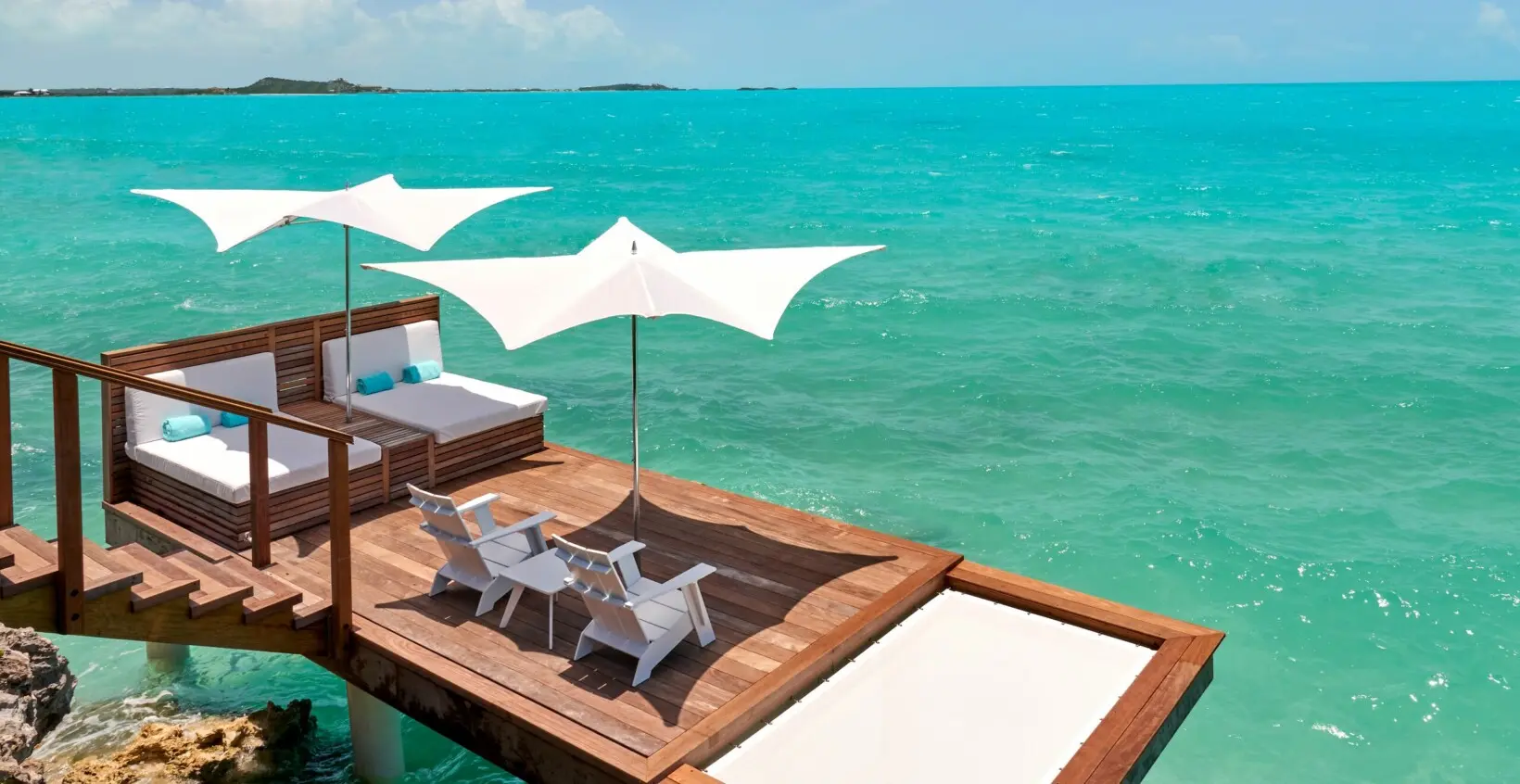 Ocean Master M1 Manta Giant Umbrella in Gansevoort Turks & Caicos 2 x Ocean Master M1 Manta Giant Umbrella in White by Sea, Giant Umbrellas, Commercial Giant Umbrellas, Hospitality Giant Umbrellas, Parasols, Restaurant Umbrellas, Outdoor Umbrellas, Fabric Umbrellas, Giant Umbrellas with Logos, Tuuci Umbrellas, Tuuci Giant Umbrellas