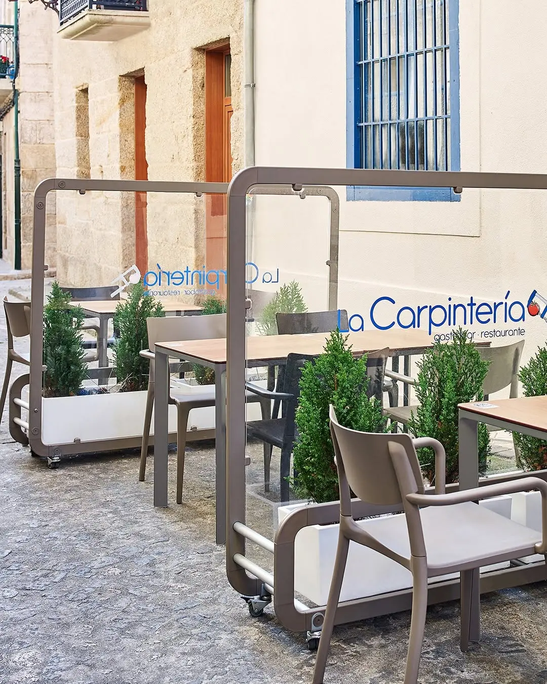Siena Maxi Industrial Café Planter in Taupe with Methacrylate Screens Outside Restaurant/Bar with Logo Siena Maxi Industrial Café Planter in Taupe with Methacrylate Screens Outside Restaurant/Bar with Logo, Cafe Planters, Restaurant Planters, Industrial Cafe Planters, Cafe Screens, Outdoor Cafe Planters, Bespoke Planters, Planters with Screens, Commercial Planters, Commercial Cafe Planters, Hospitality Cafe Planters