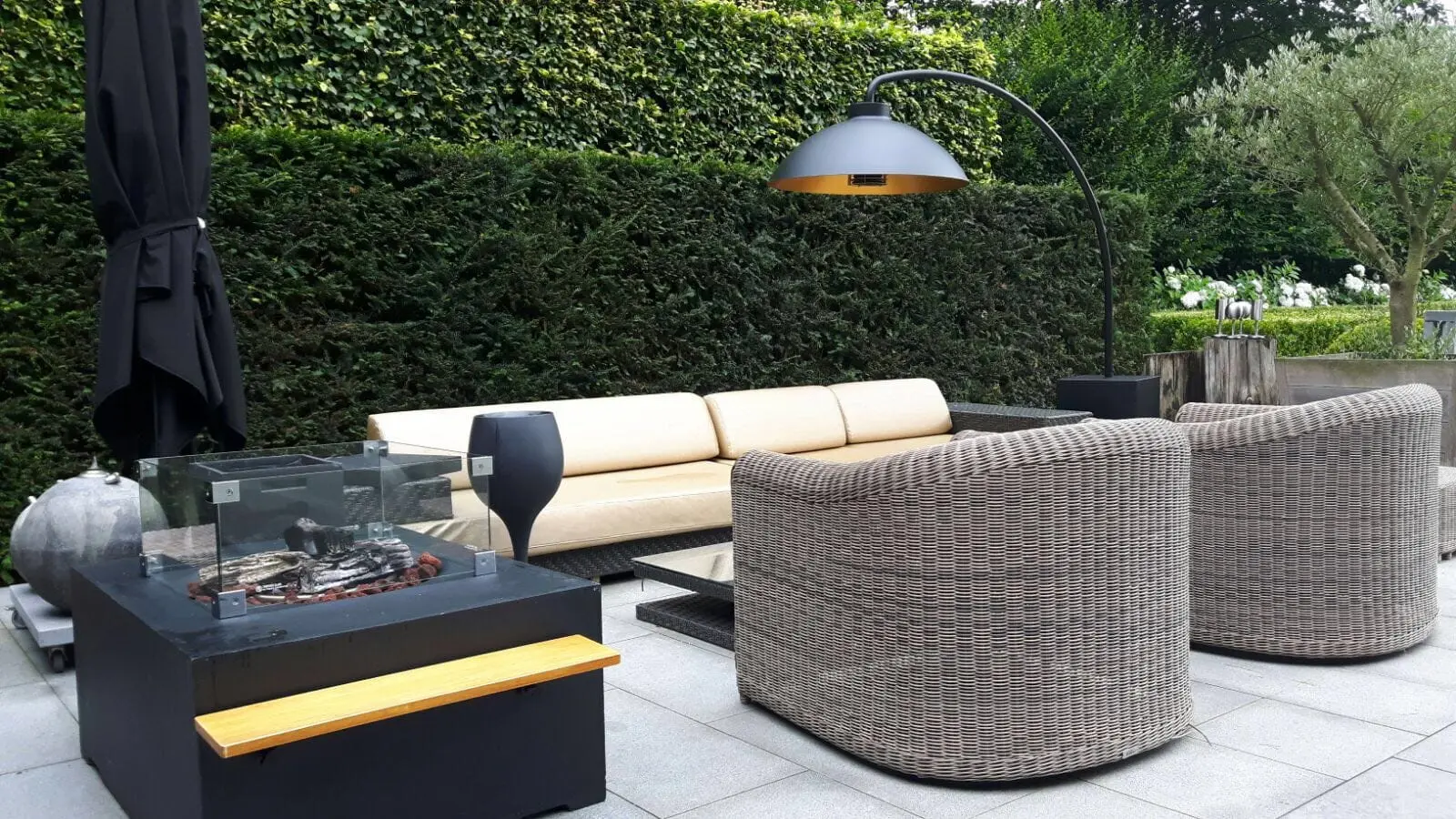 Dome Patio Heater Outside Dome Patio Heater Around Table in Black Free Standing Patio Heaters, Dome Patio Heater, Patio Heaters, Infrared Heaters, Restaurant Heaters, Commercial Use Patio Heaters, Dome Heater, Dome Patio Heater, Outdoor Patio Heaters, Outdoor Heaters, Modern Patio Heater