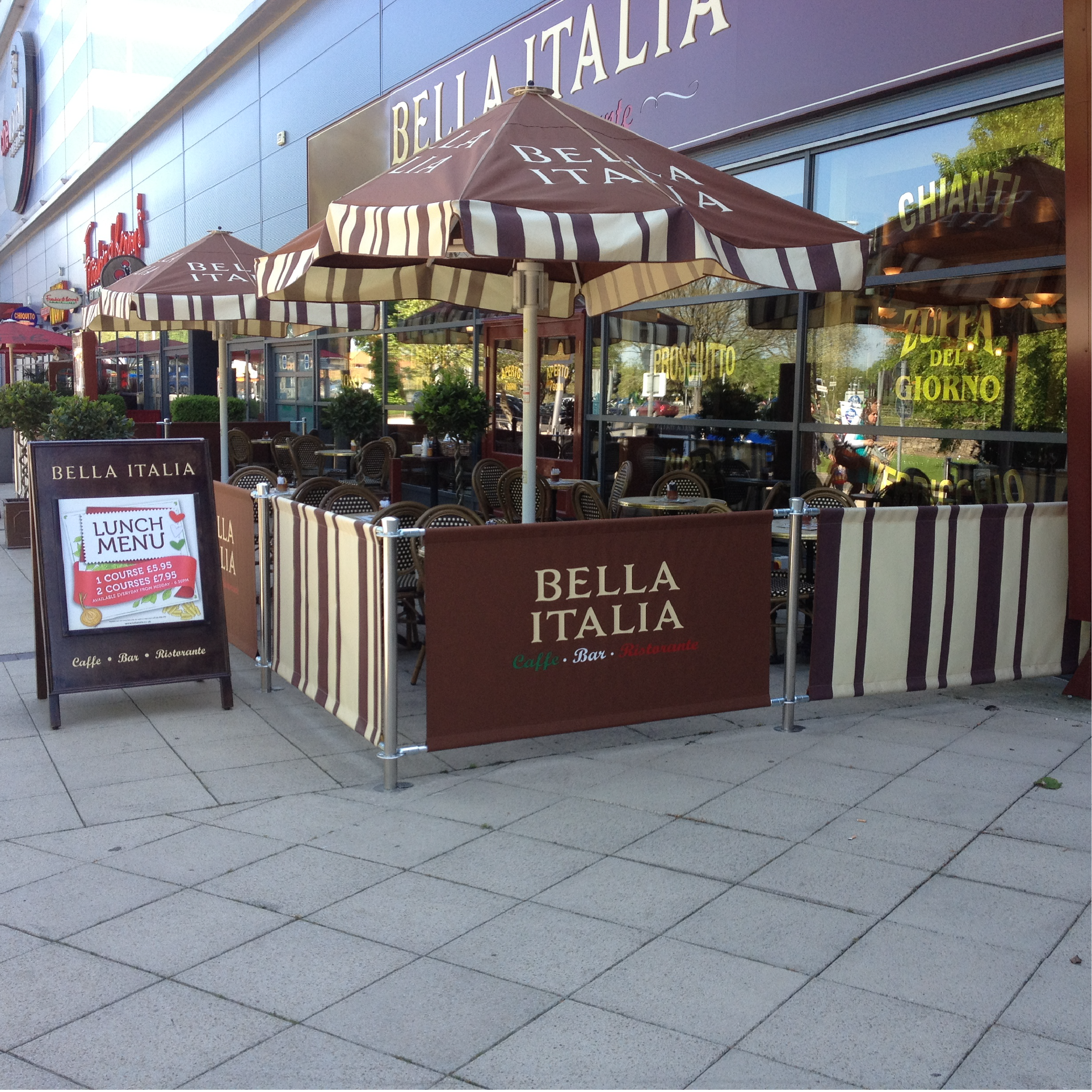 Bella Italia - Original Cafe Barrier Posts & Canvas Cafe Banners Bella Italia Cafe Barrier System, printed café banners, bespoke café banners, handmade café banners, custom café banners, café screens, fabric café banners, original cafe barrier post, bespoke cafe barrier posts, metal stanchions, stainless steel cafe barrier posts.