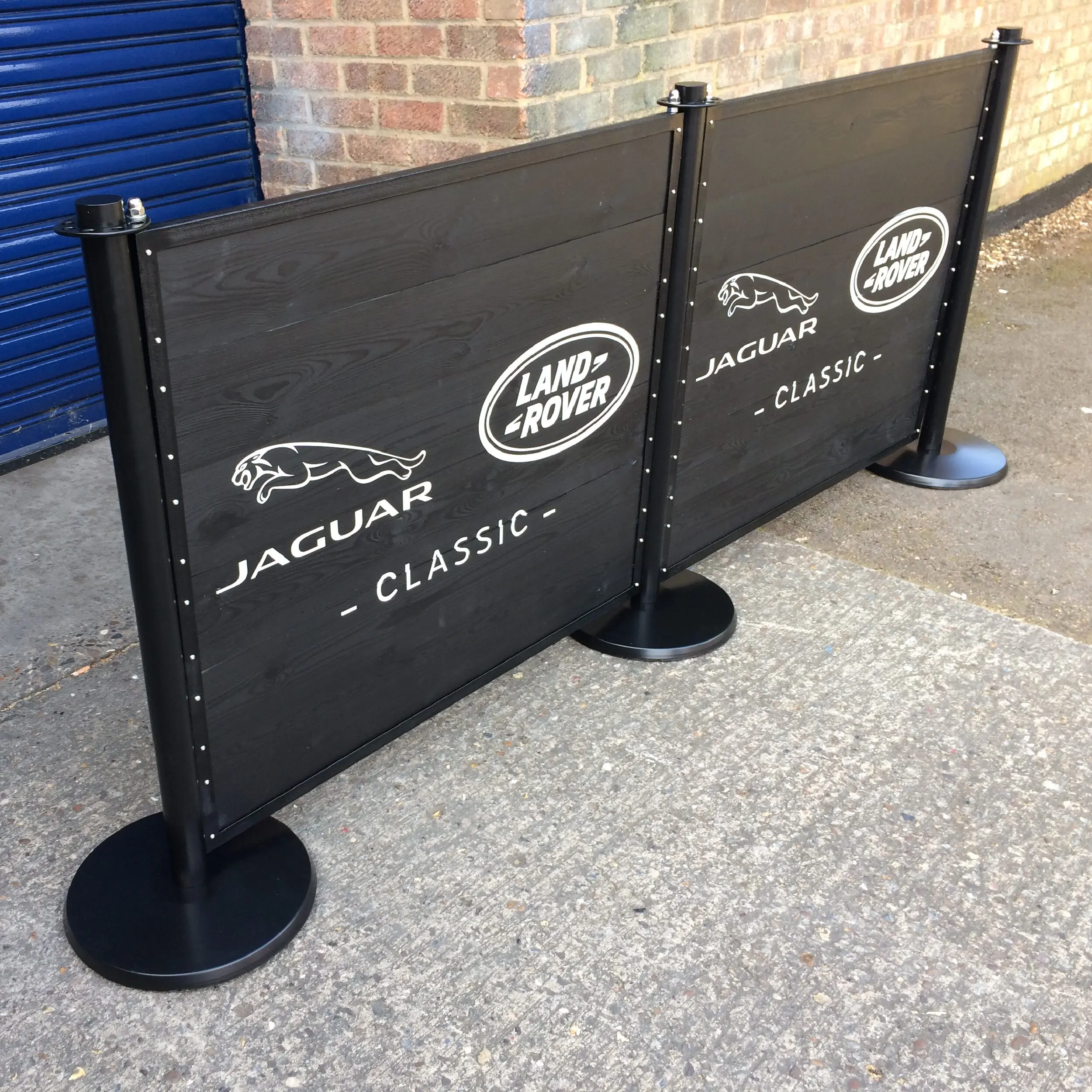 Jaguar Land Rover - Wooden Framed Cafe Panels SV Land Rover Wooden Framed Panels with Advance Posts in Black