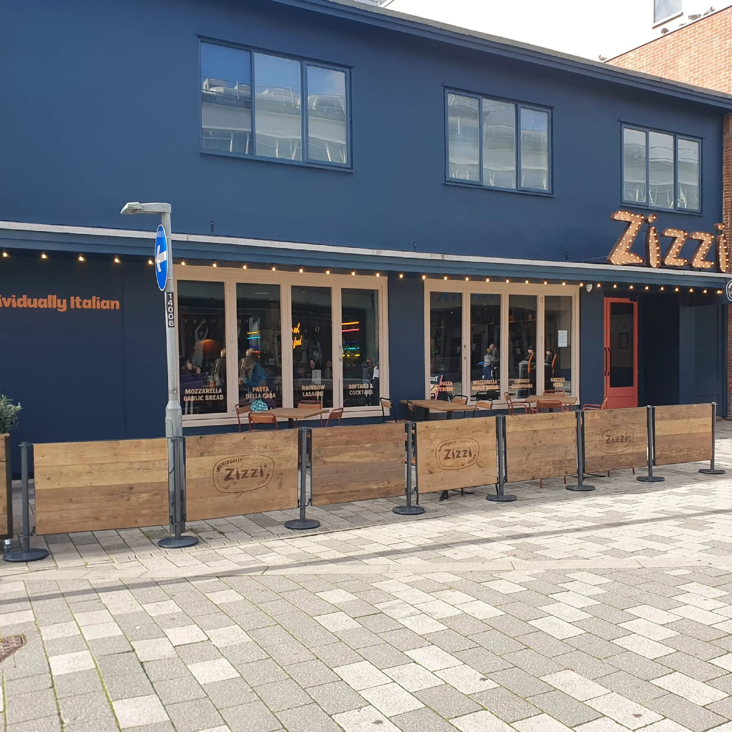 Zizzi Camberley - Wooden Framed Cafe Panels Zizzi Camberley Wooden Framed Panels with Advance Cafe Posts in Anthracite Grey